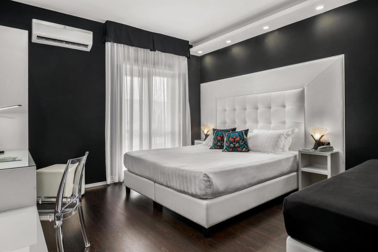 Reggia Suite Spa Hotel กาแซร์ตา ภายนอก รูปภาพ