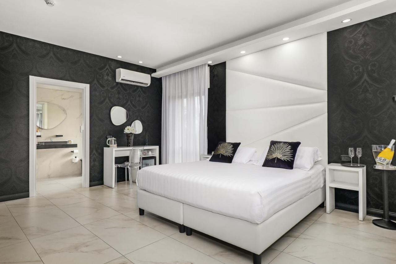 Reggia Suite Spa Hotel กาแซร์ตา ภายนอก รูปภาพ