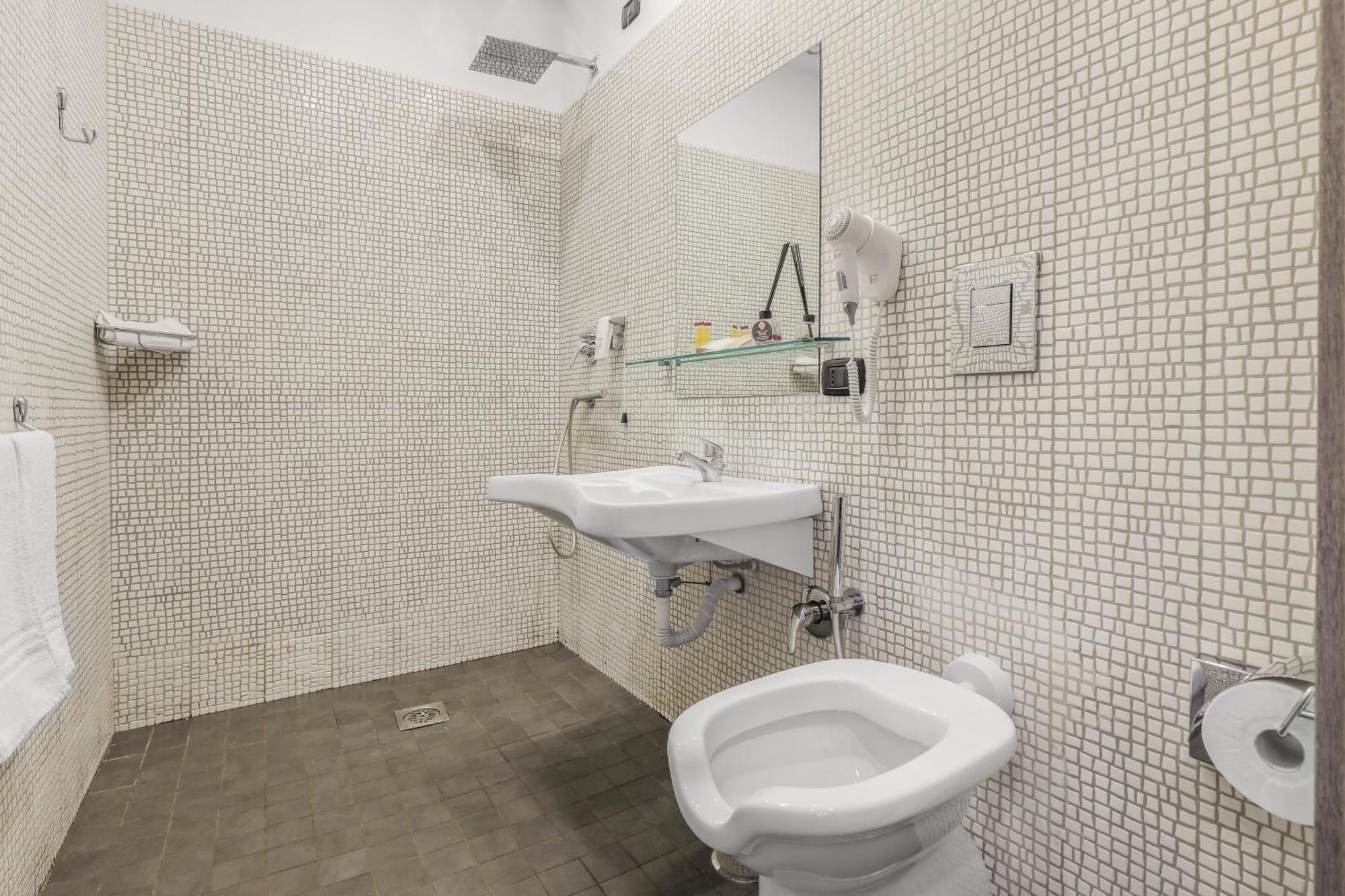 Reggia Suite Spa Hotel กาแซร์ตา ภายนอก รูปภาพ