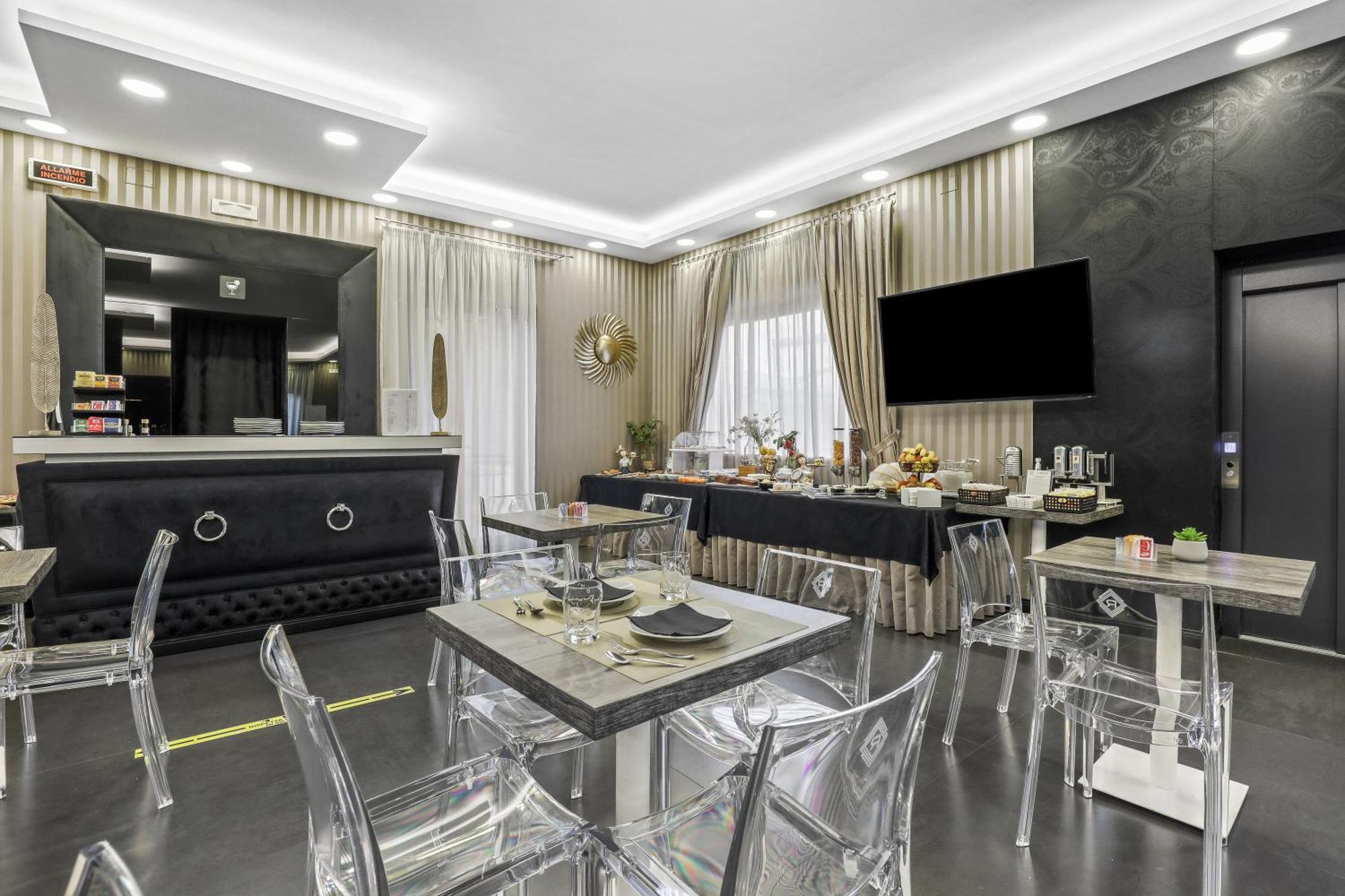 Reggia Suite Spa Hotel กาแซร์ตา ภายนอก รูปภาพ