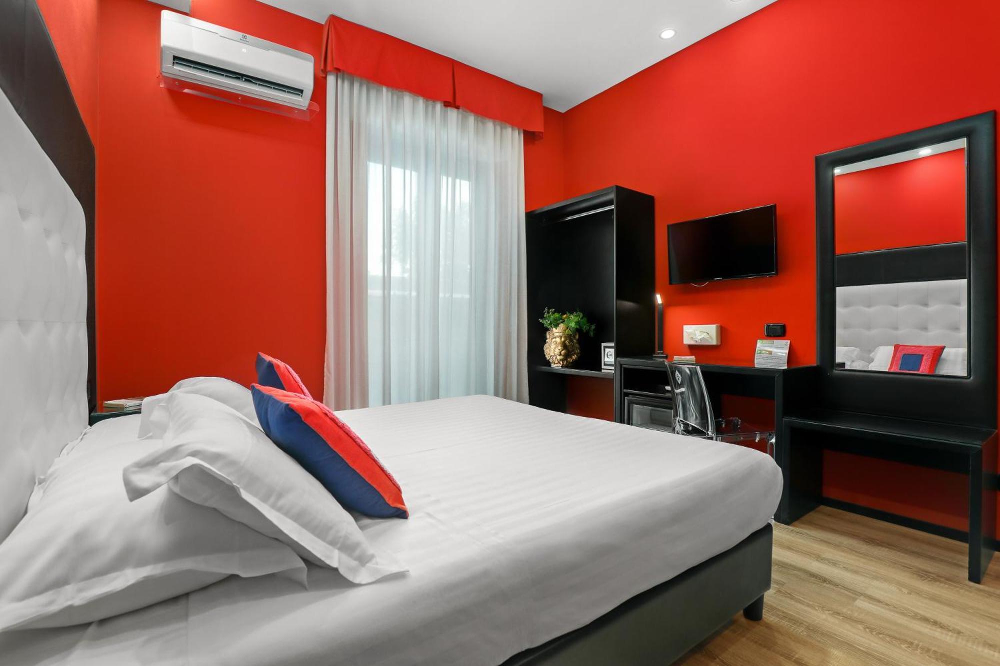 Reggia Suite Spa Hotel กาแซร์ตา ภายนอก รูปภาพ