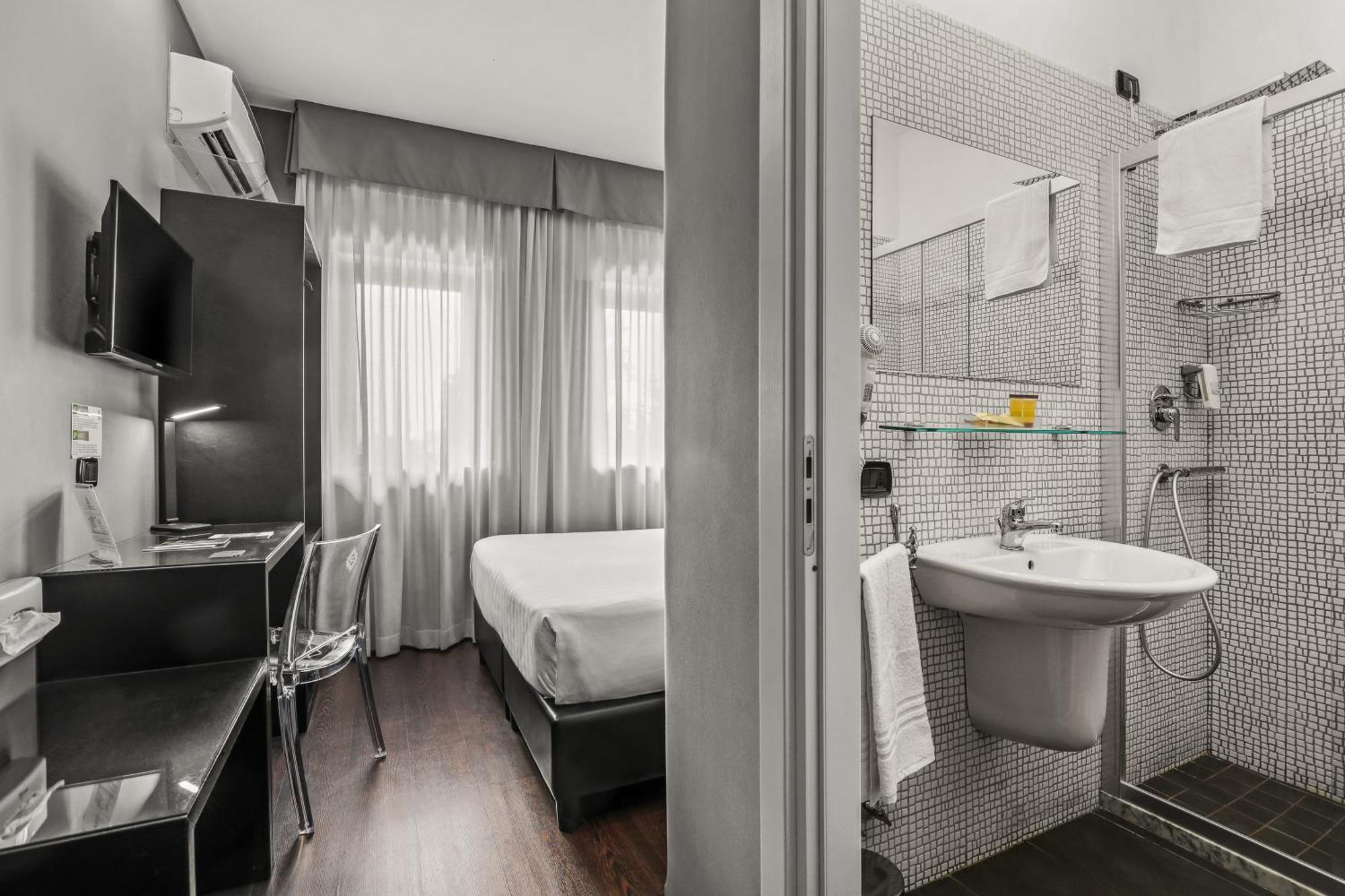 Reggia Suite Spa Hotel กาแซร์ตา ภายนอก รูปภาพ